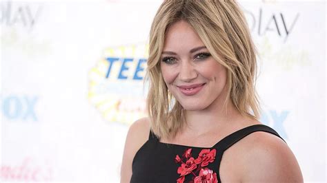 hillary duff leaked|Celebrity naked photo scandal: Hilary Duff calls FBI after FAKE。